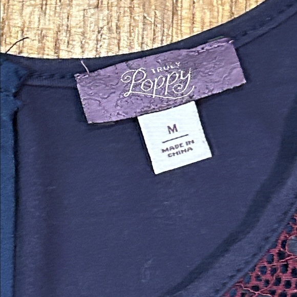 Lace Overlay Short Sleeve Top - Navy with Burgundy - Picture 2 of 9